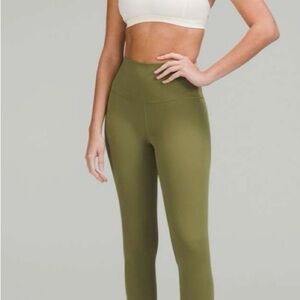 2021-Lululemon Align High-Rise Crop 23"
Bronze Green size 6